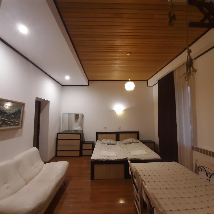 Sanli Hotel Mestia Bilik gambar