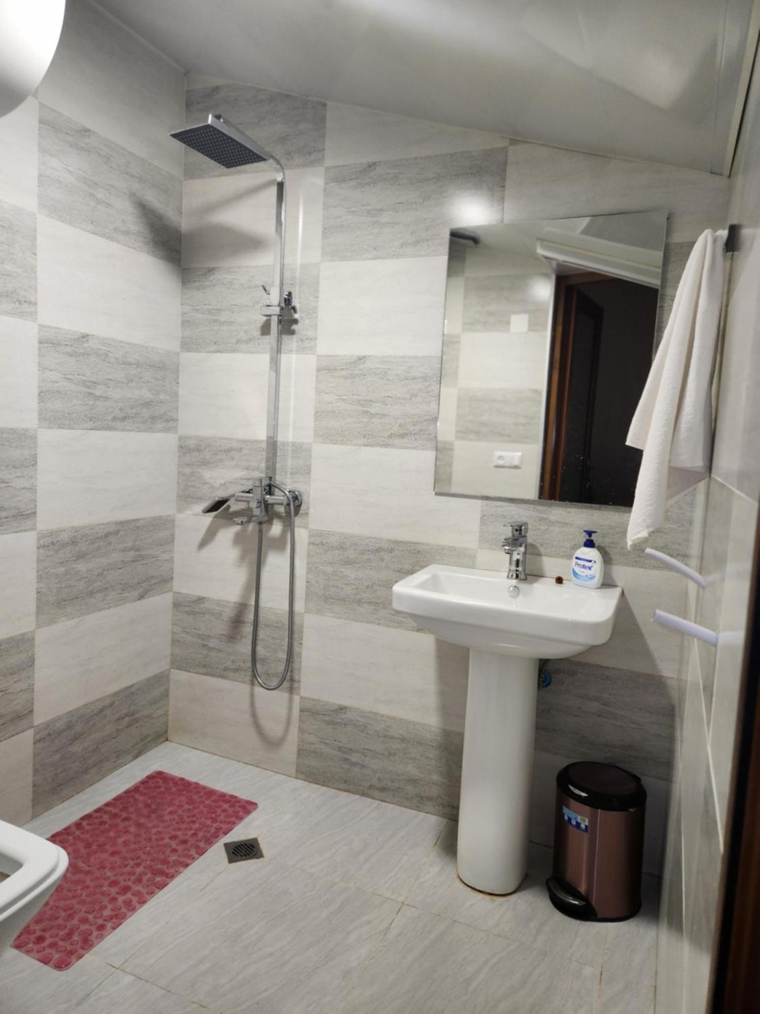 Sanli Hotel Mestia Luaran gambar