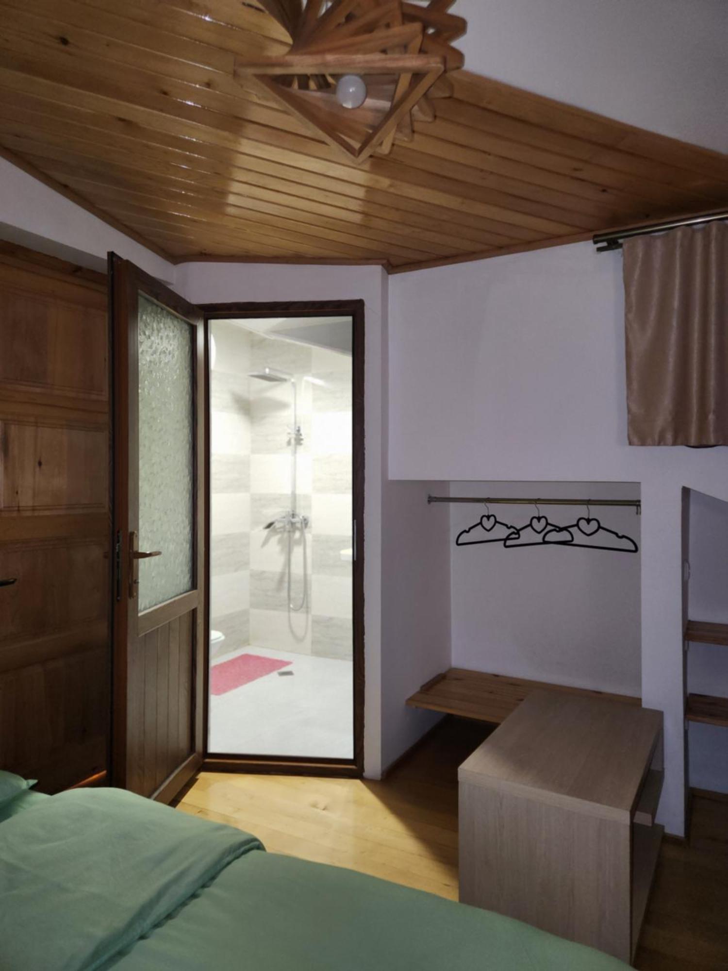 Sanli Hotel Mestia Luaran gambar