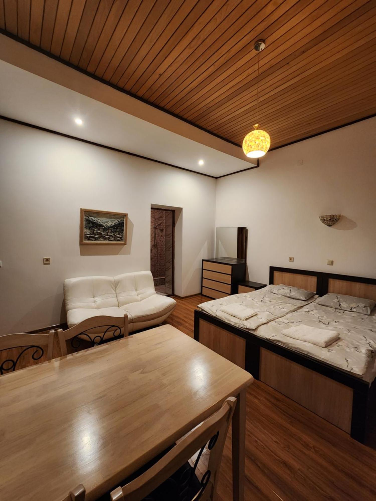 Sanli Hotel Mestia Bilik gambar