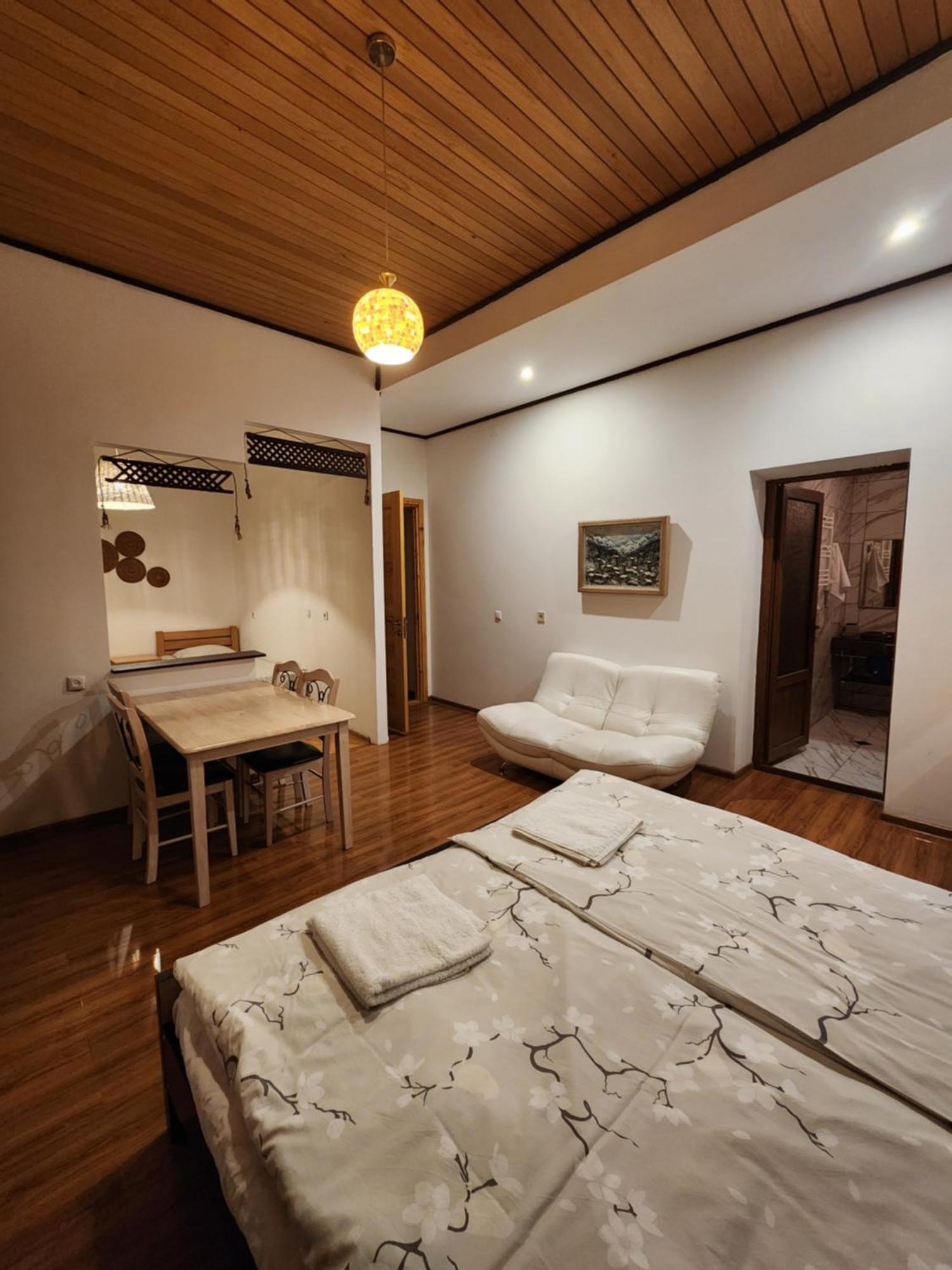 Sanli Hotel Mestia Luaran gambar